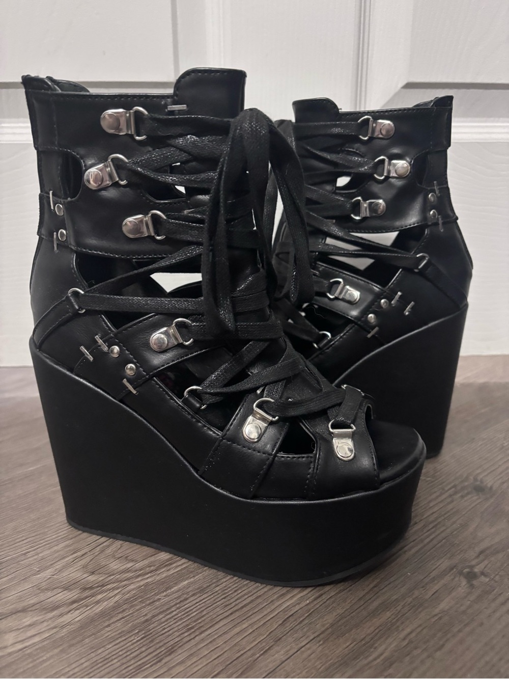 Demonia Poison-95 Black Platform Wedges